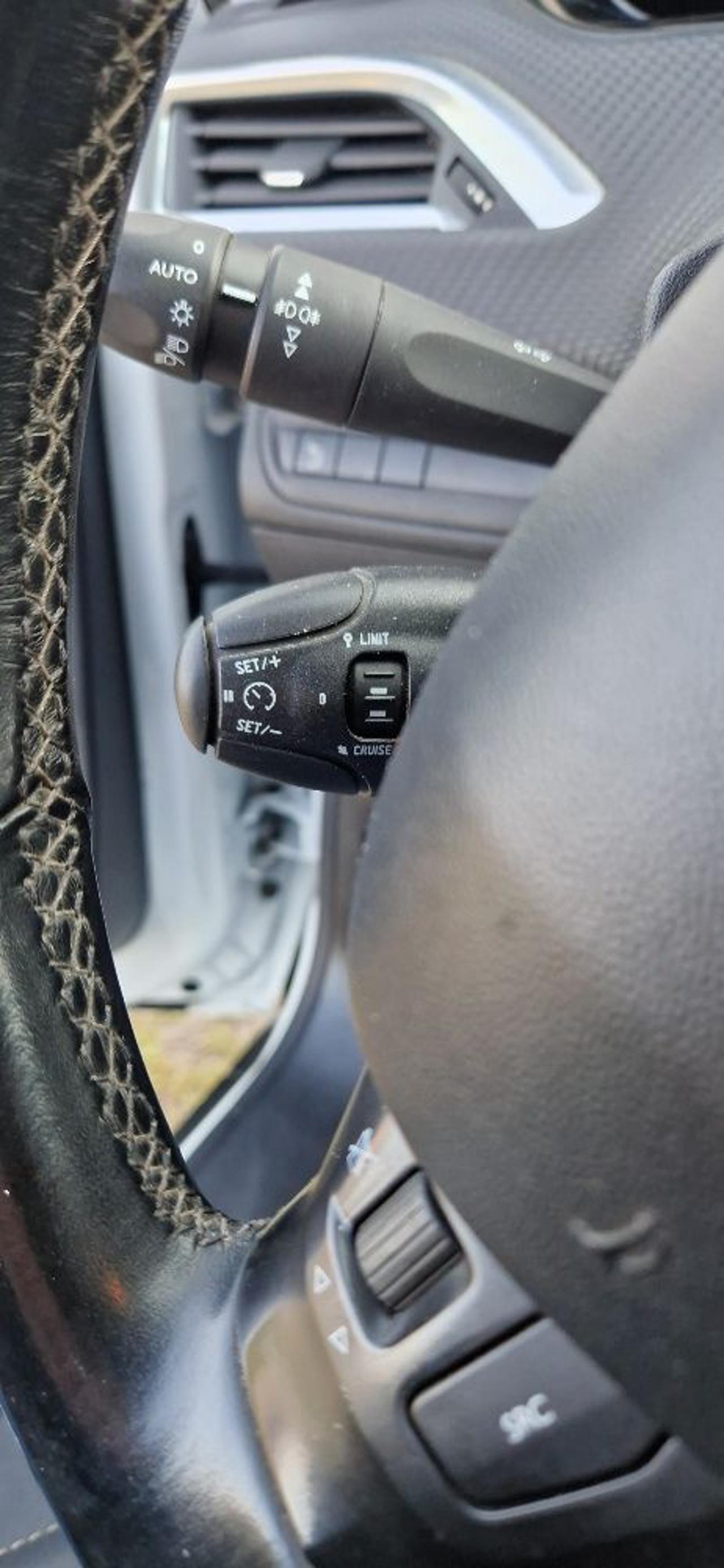 PEUGEOT 2008 BlueHDi 100 Allure (NO CINGHIA A BAGNO OLIO) - 10