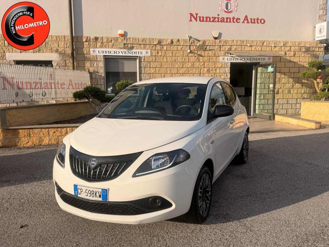 LANCIA Ypsilon Bianco pastello