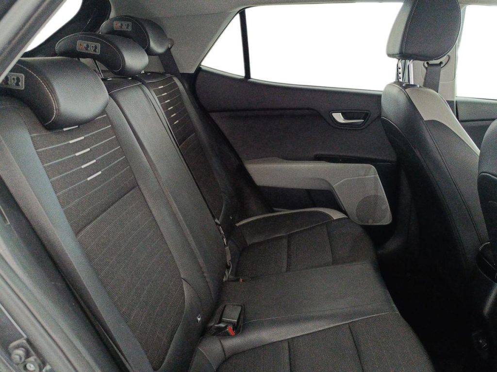 KIA Stonic 1.6 CRDi 115 CV Energy - 11