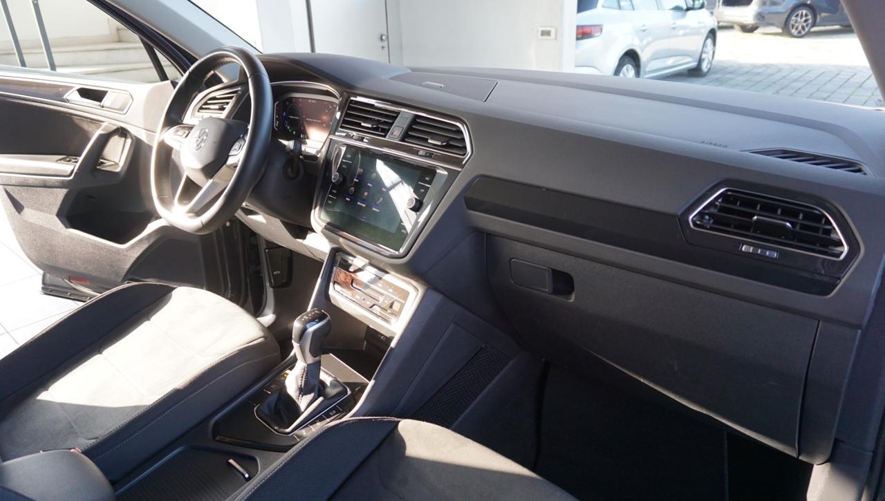 VOLKSWAGEN Tiguan 2.0 TDI 150 CV SCR DSG Elegance - 38