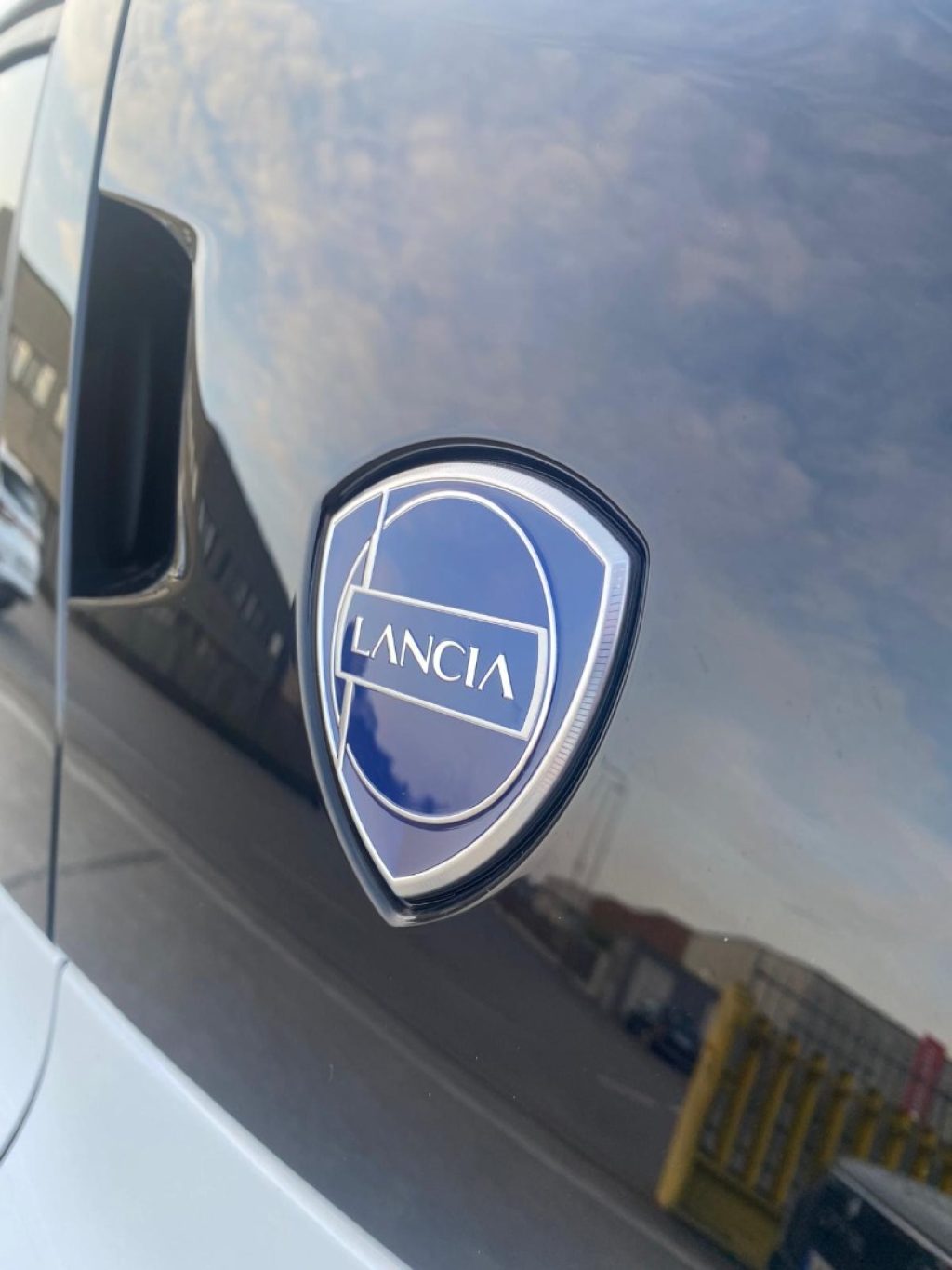 LANCIA Ypsilon Hybrid e-DCT LX - OK NEOPATENTATI - 14