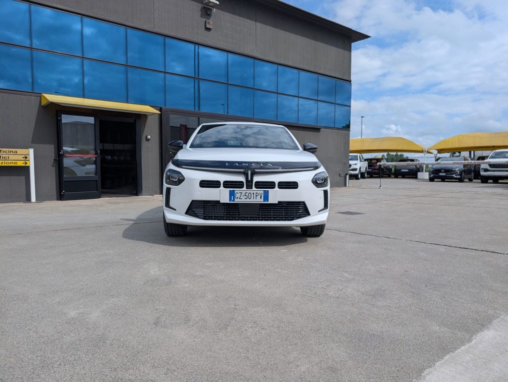 LANCIA Ypsilon Hybrid e-DCT LX - OK NEOPATENTATI - 14
