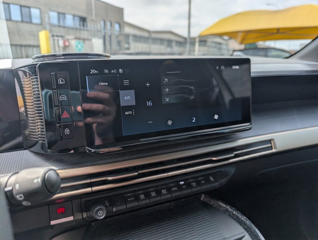 LANCIA Ypsilon Hybrid e-DCT LX - OK NEOPATENTATI - 26