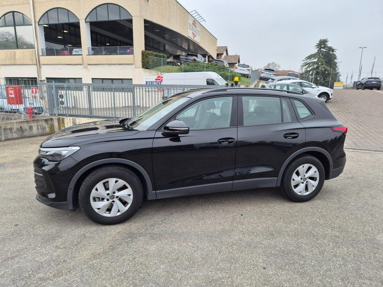 VOLKSWAGEN Tiguan 2.0 TDI 150 CV DSG Life - 3