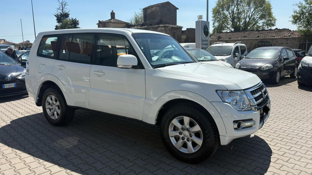 MITSUBISHI Pajero 3.2 DI-D 16V aut. 5p. Intense DPF - 2