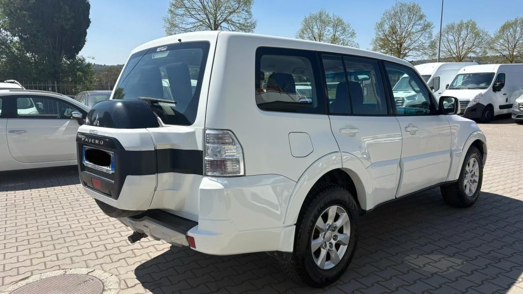 MITSUBISHI Pajero 3.2 DI-D 16V aut. 5p. Intense DPF - 3