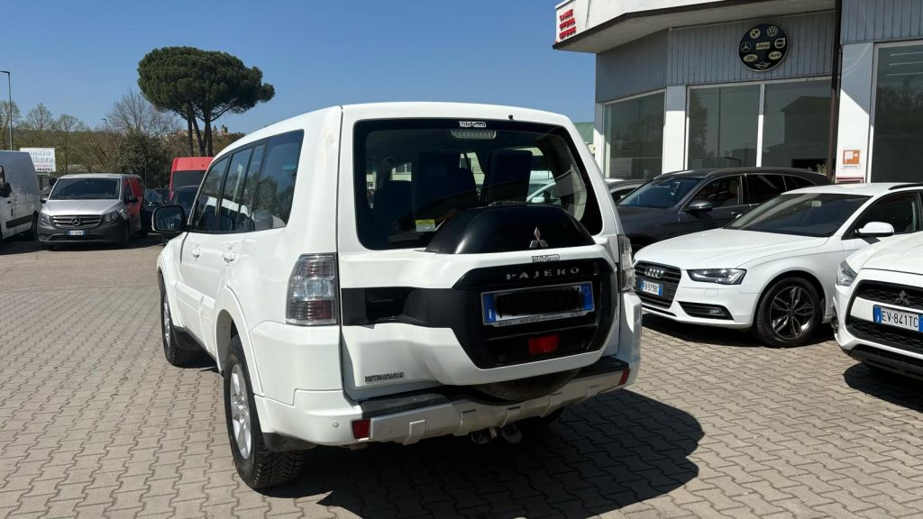 MITSUBISHI Pajero 3.2 DI-D 16V aut. 5p. Intense DPF - 4