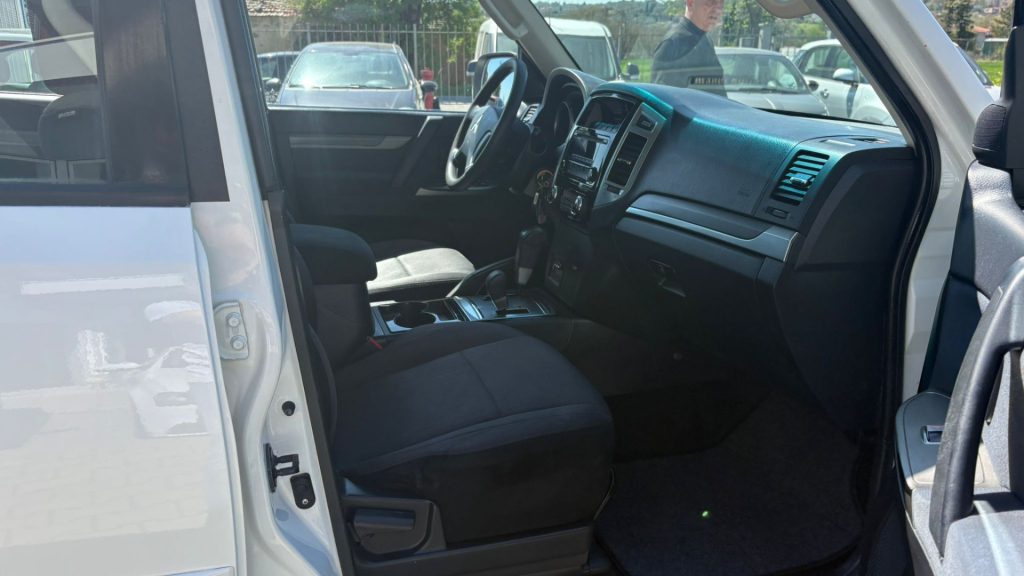 MITSUBISHI Pajero 3.2 DI-D 16V aut. 5p. Intense DPF - 17