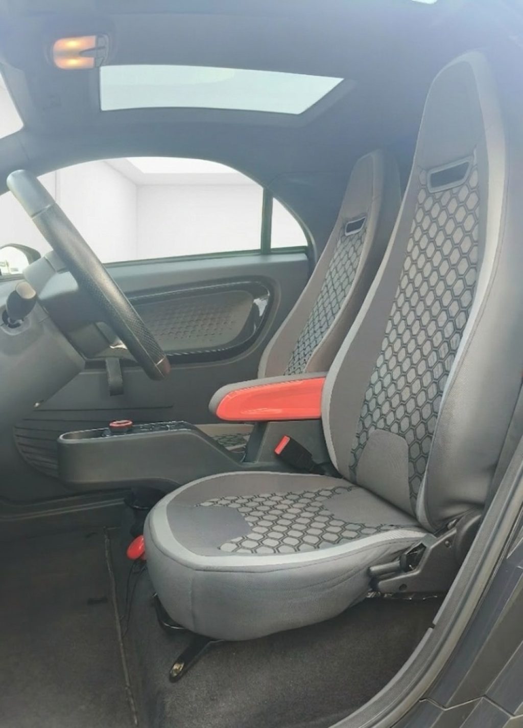 XEV YOYO Elettrica Clima Bluethoot Unico Proprietario - 11