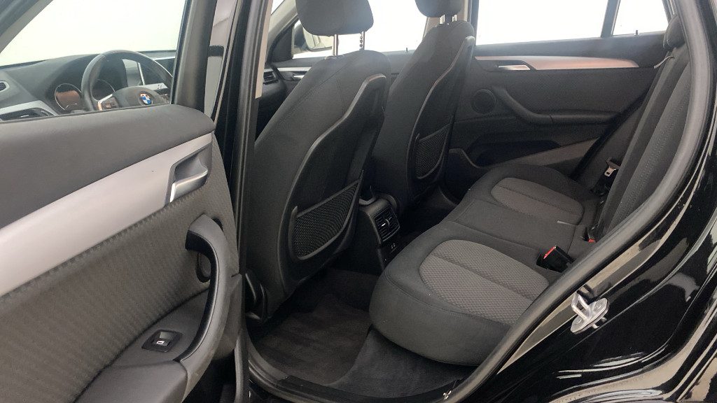 BMW X1 xDrive18d Business Advantage - 6