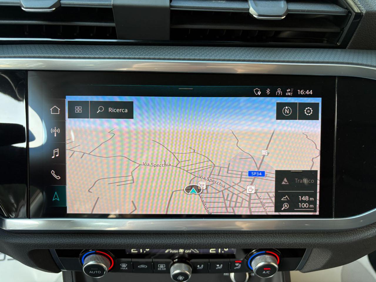 AUDI Q3 35 2.0 TDI S tronic quattro Business COCKPIT - 25