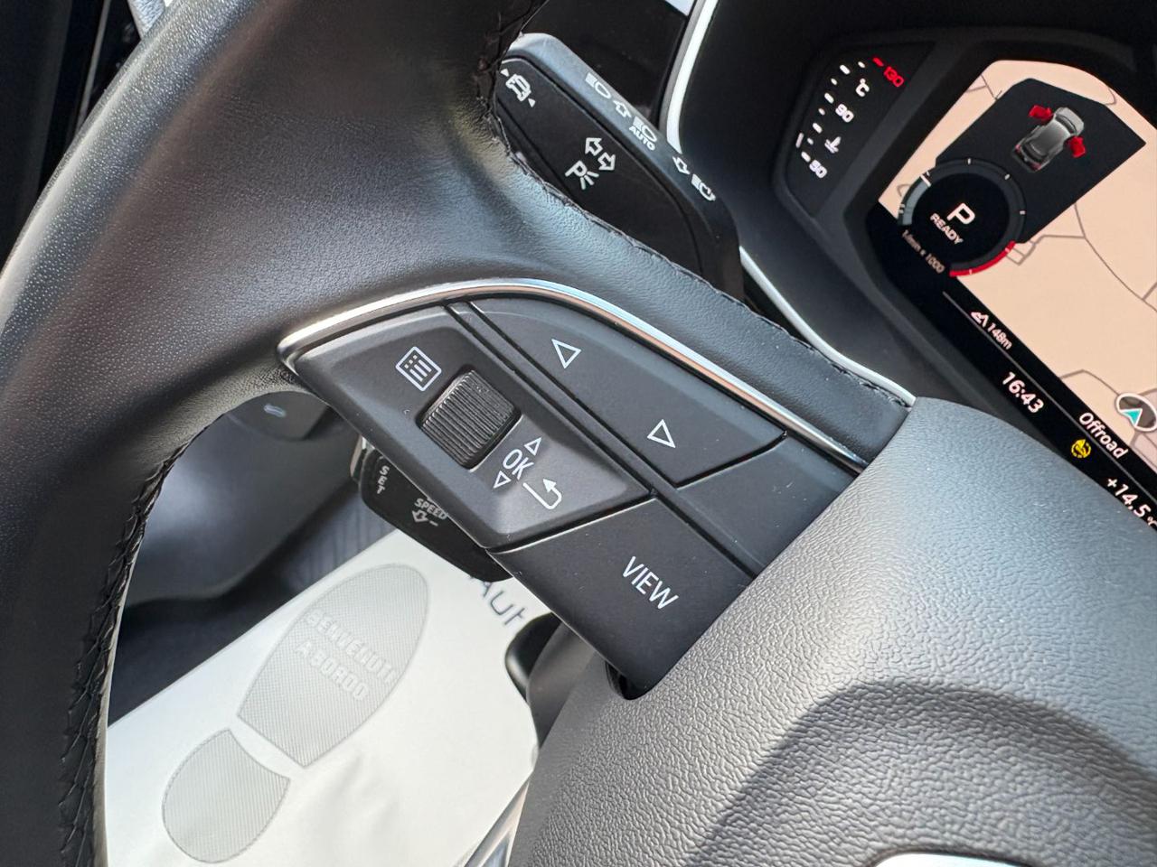 AUDI Q3 35 2.0 TDI S tronic quattro Business COCKPIT - 19