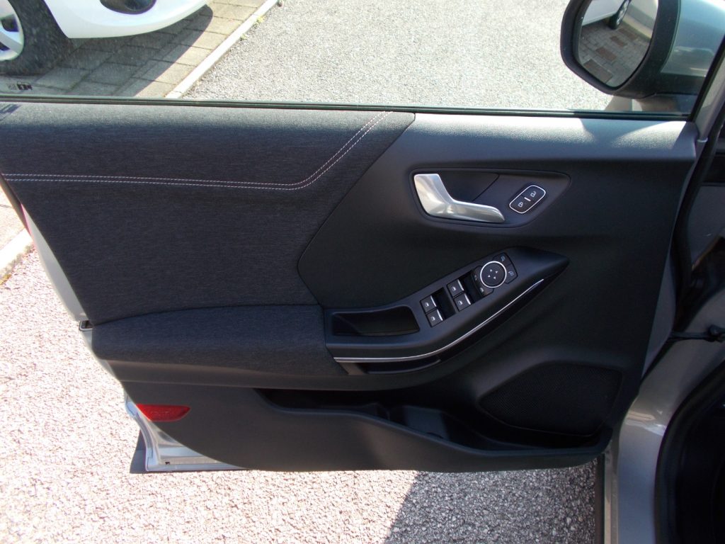 FORD Puma 1.0 EcoBoost Hybrid 125 CV S&S Titanium - 16