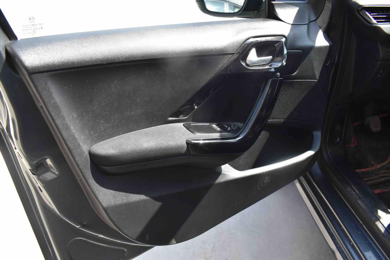 PEUGEOT 208 1° serie PureTech 82 5 porte Allure - 8