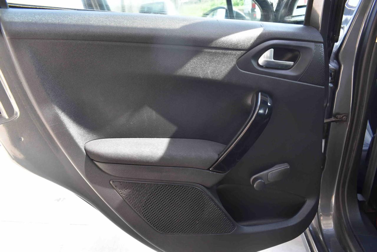 PEUGEOT 208 1° serie PureTech 82 5 porte Allure - 12