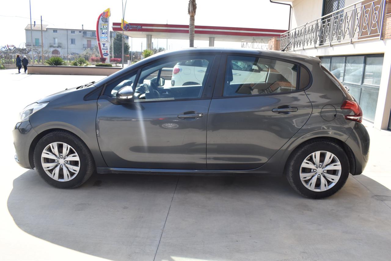 PEUGEOT 208 1° serie PureTech 82 5 porte Allure - 4