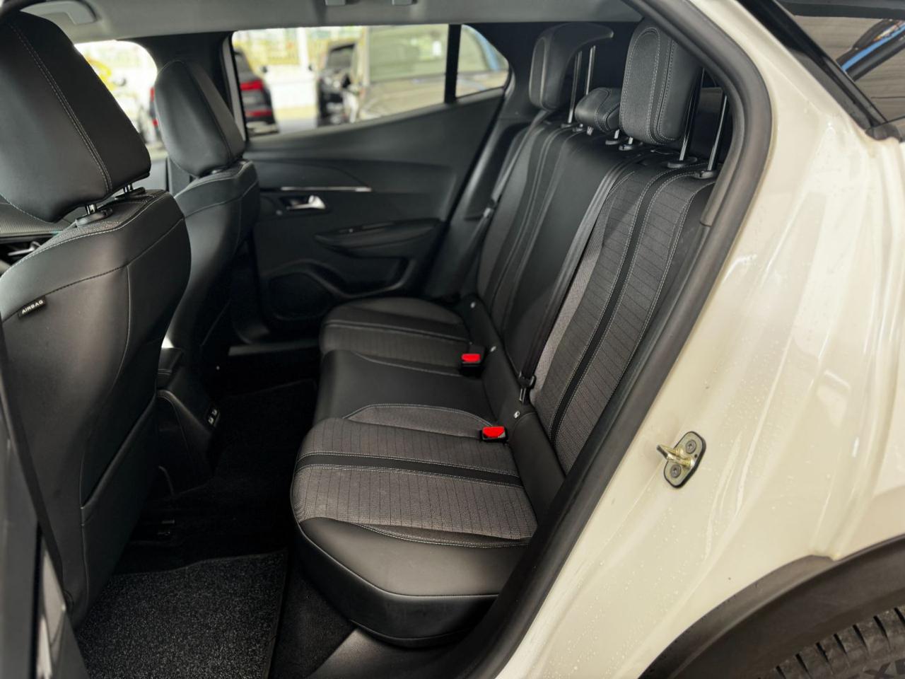 PEUGEOT 2008 1.5 BlueHDi 110cv  Allure - 27