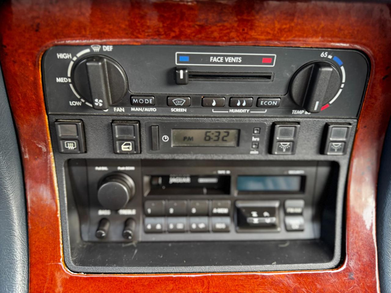 JAGUAR XJ6 3.2 cat. Manuale  Iscritta ASI - 25