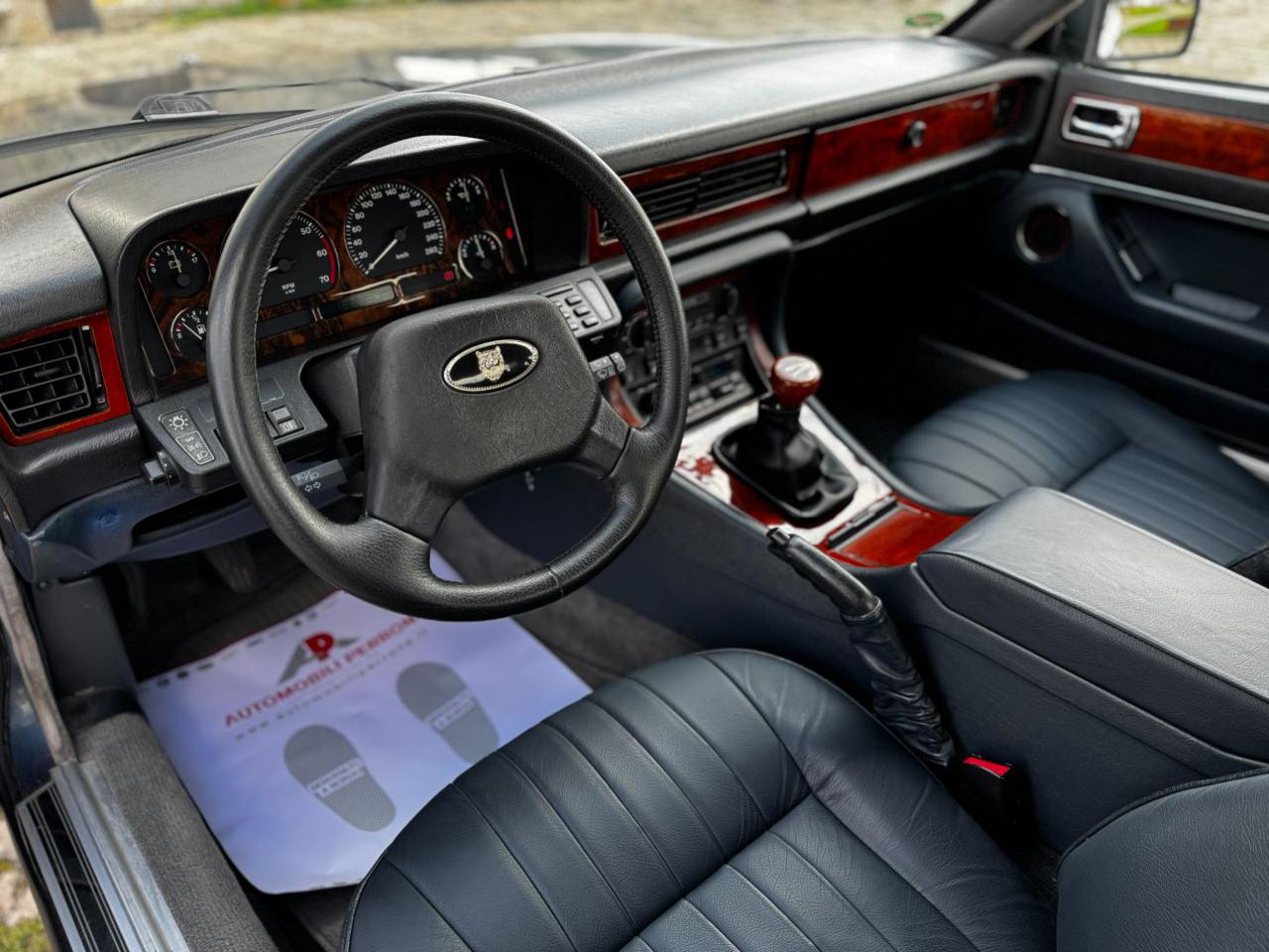 JAGUAR XJ6 3.2 cat. Manuale  Iscritta ASI - 11