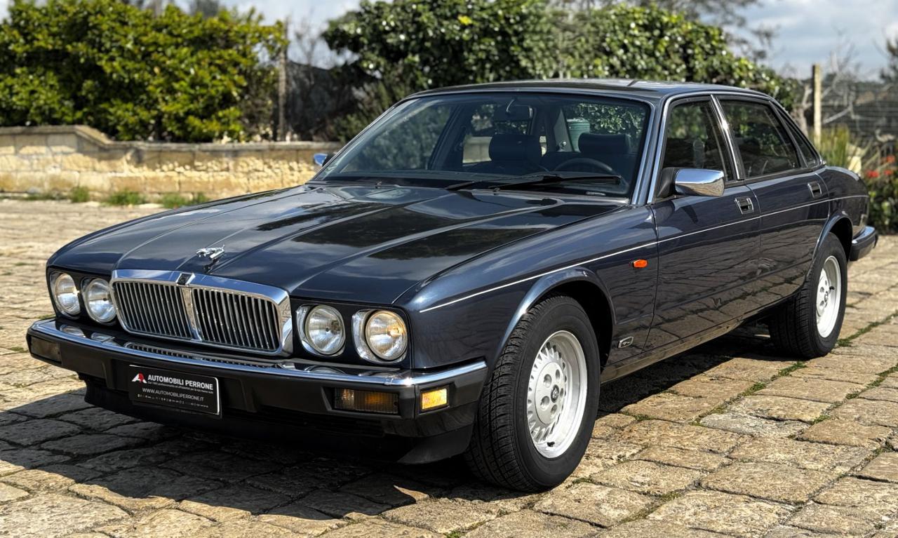JAGUAR XJ6 3.2 cat. Manuale  Iscritta ASI - 5