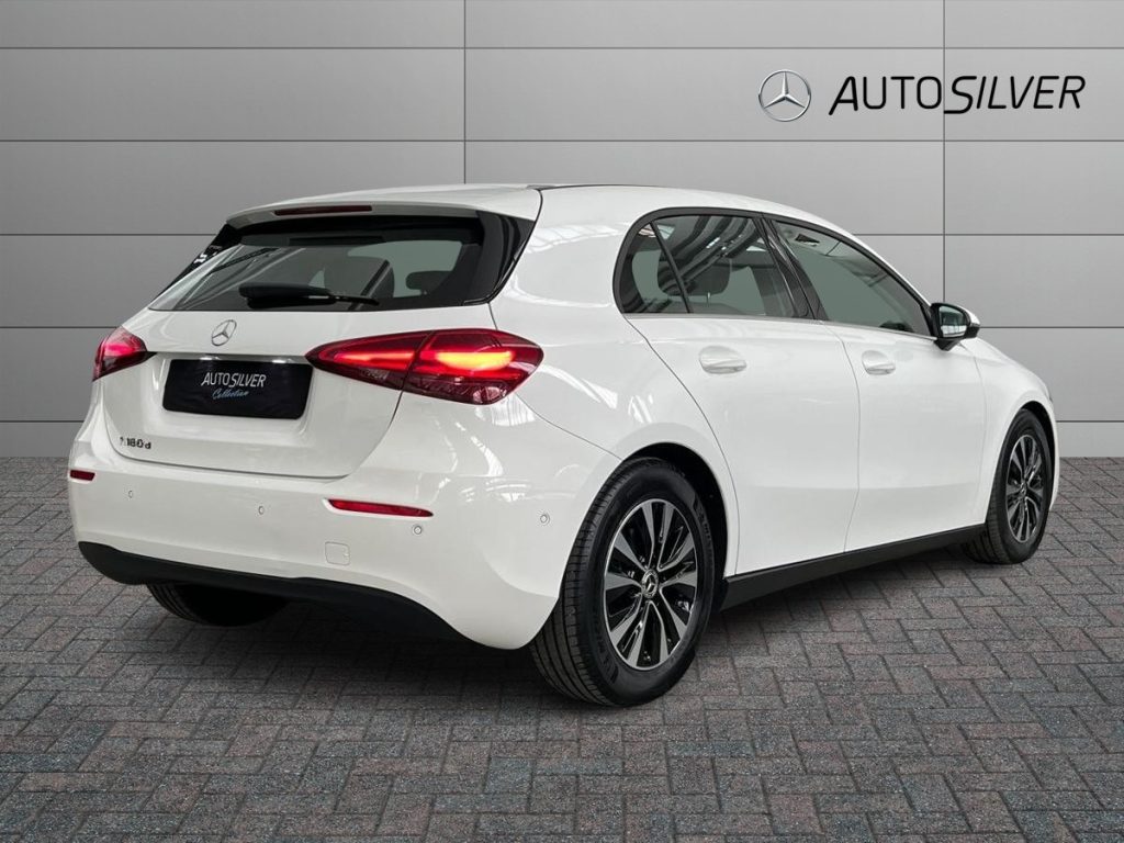 MERCEDES-BENZ A 180 d Automatic Advanced - 2