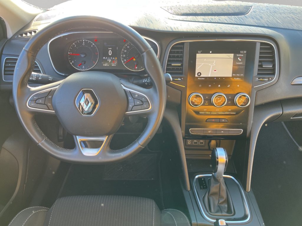 RENAULT Megane 1.5dCi EDC AUTOCARRO N1 AUTO. - 10