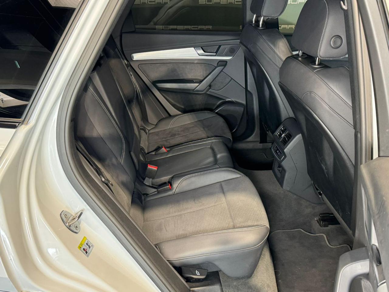 AUDI Q5 40 TDI 204 CV quattro S tronic Identity Black - 13