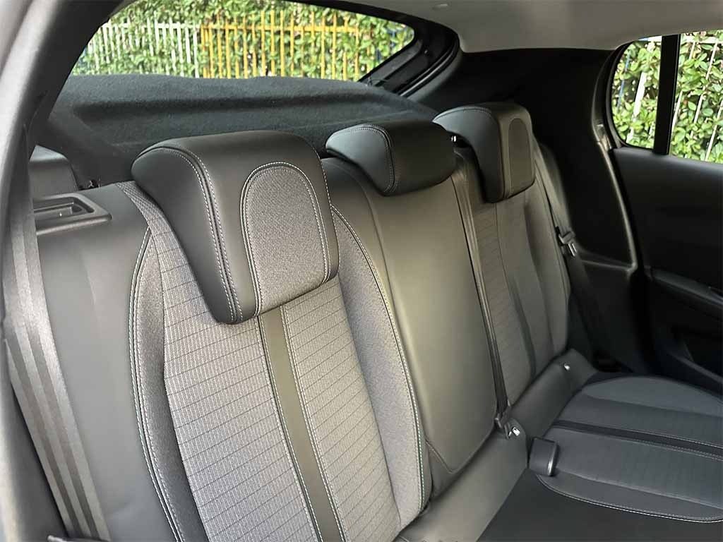 PEUGEOT 208 1.5 bluehdi Allure TELECAMERA POST. IVA ESPOSTA - 25