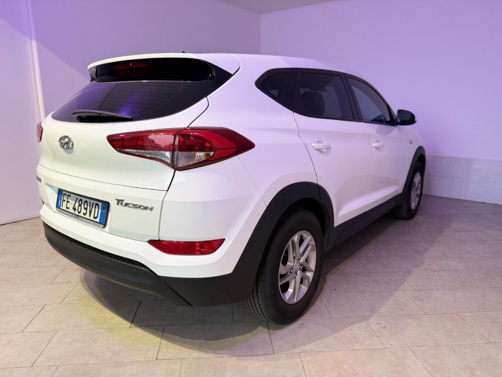 HYUNDAI Tucson 1.6 GDI Comfort - 12