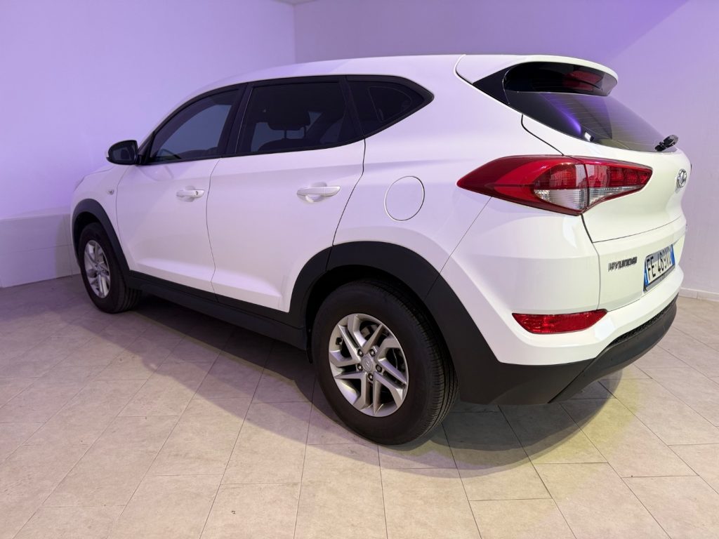 HYUNDAI Tucson 1.6 GDI Comfort - 13