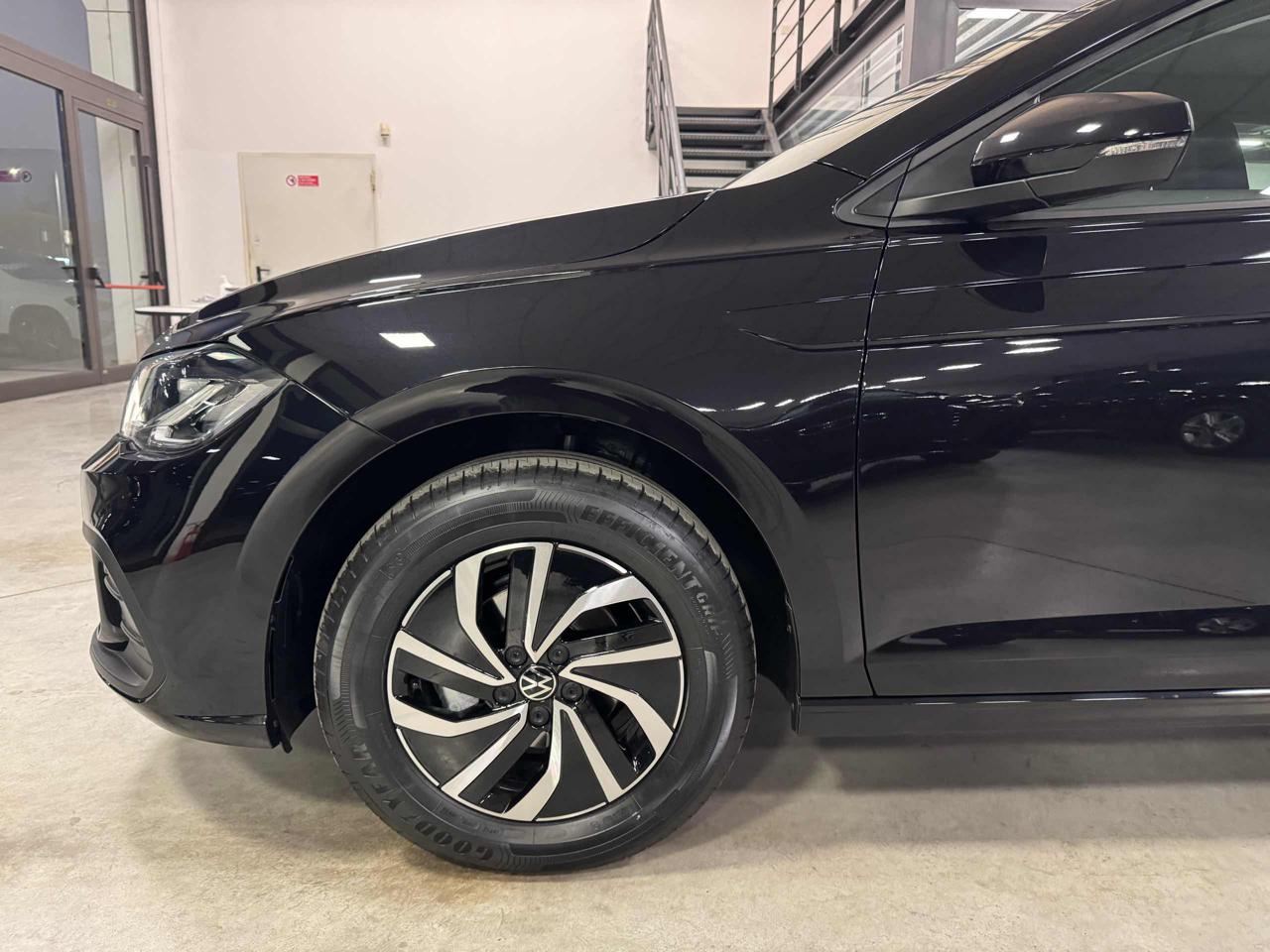 VOLKSWAGEN Polo 1.0 Edition Plus - 20