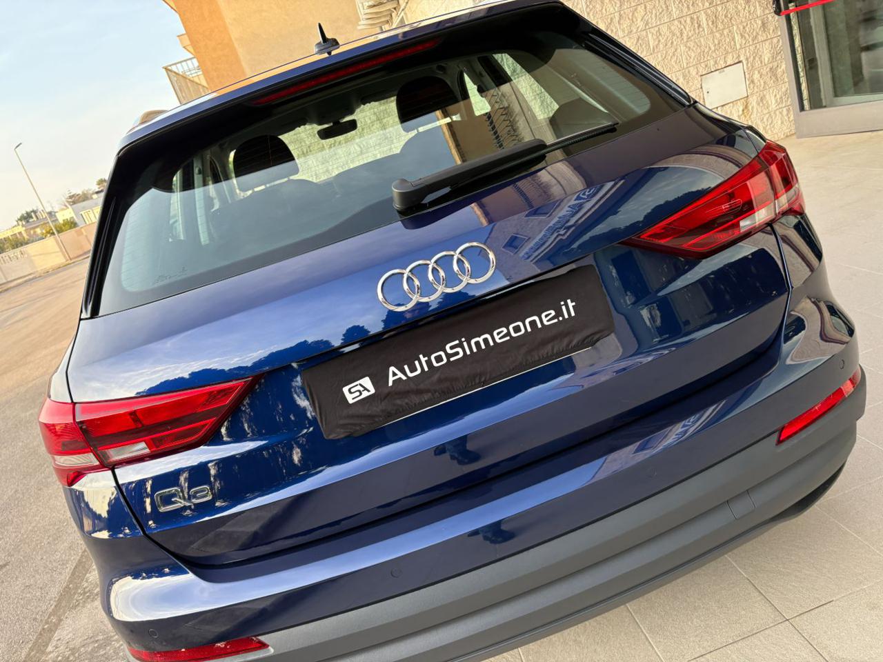 AUDI Q3 35 2.0 TDI S tronic Business COCKPIT - 34