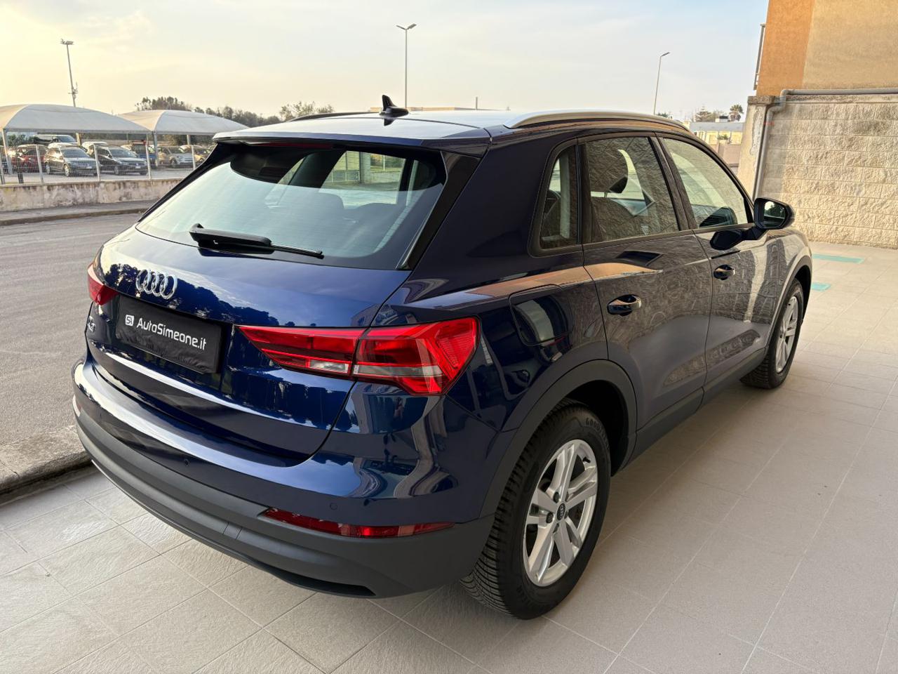 AUDI Q3 35 2.0 TDI S tronic Business COCKPIT - 5