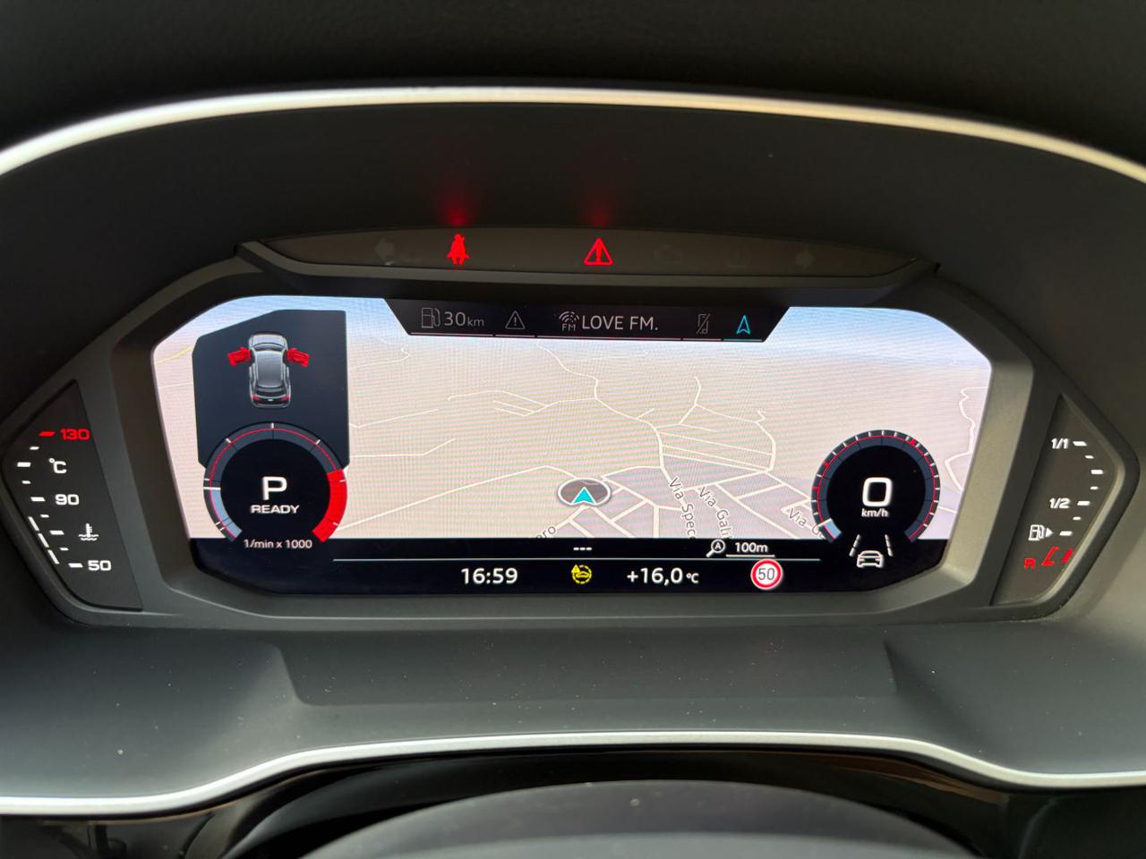 AUDI Q3 35 2.0 TDI S tronic Business COCKPIT - 14