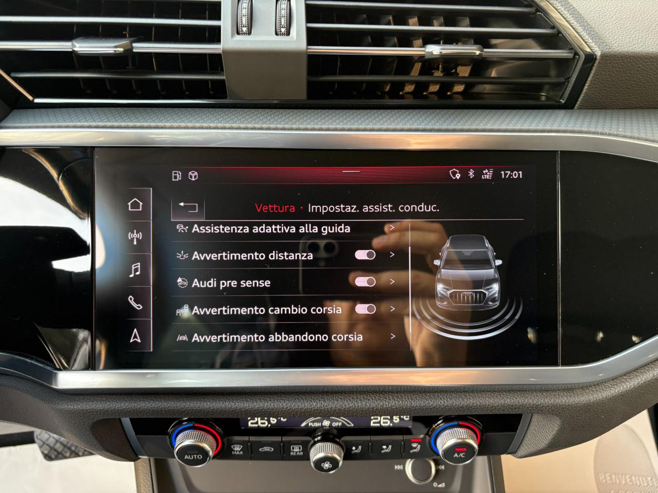 AUDI Q3 35 2.0 TDI S tronic Business COCKPIT - 17