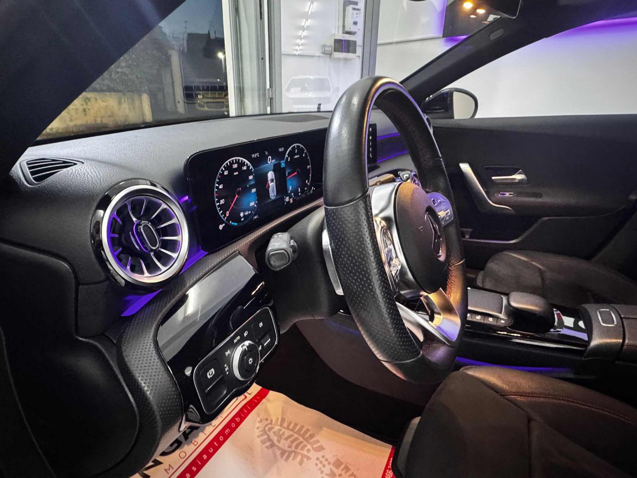 MERCEDES-BENZ A 180 d Automatic Premium AMG - 12