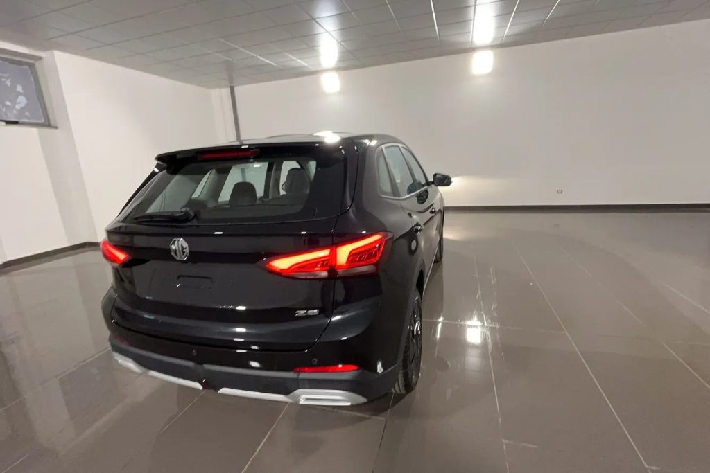 MG ZS 1.5 Standard - 3