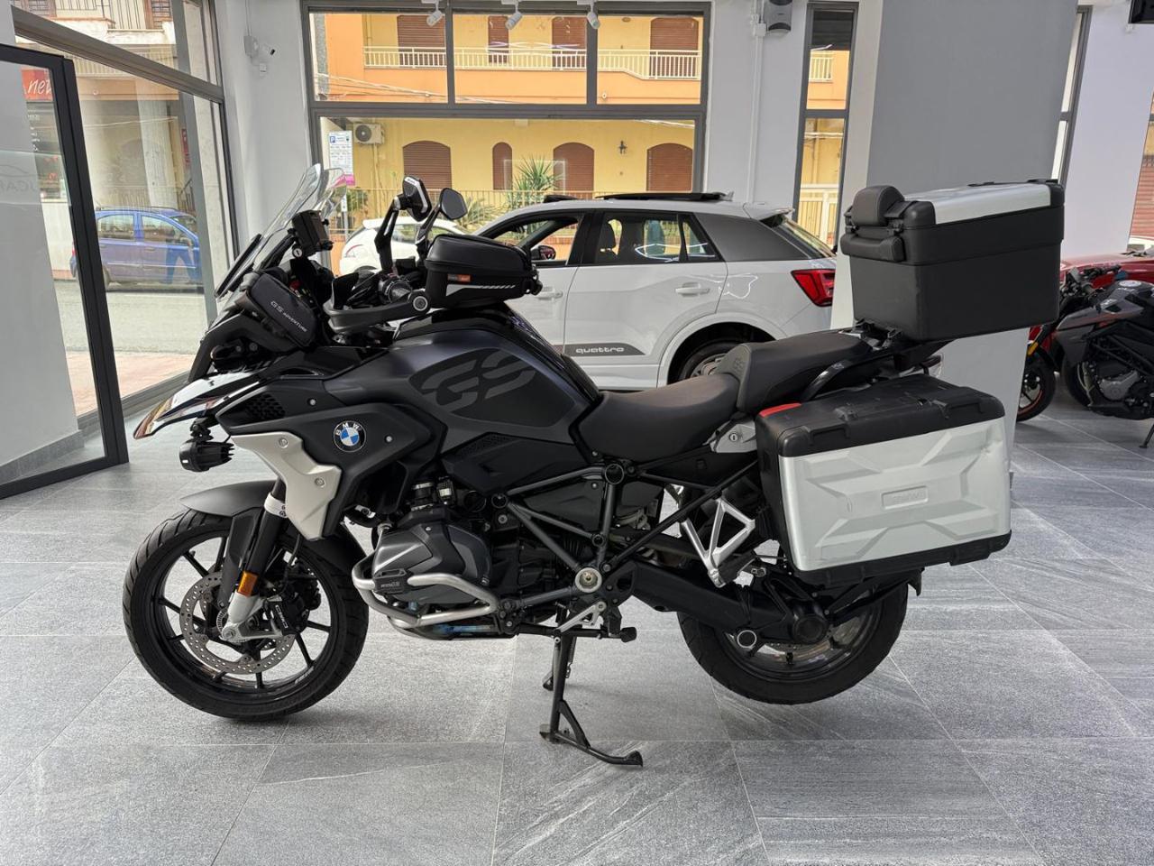 BMW R 1250 GS TRIPLE BLACK - 11