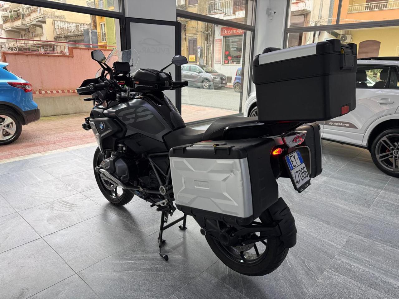 BMW R 1250 GS TRIPLE BLACK - 10