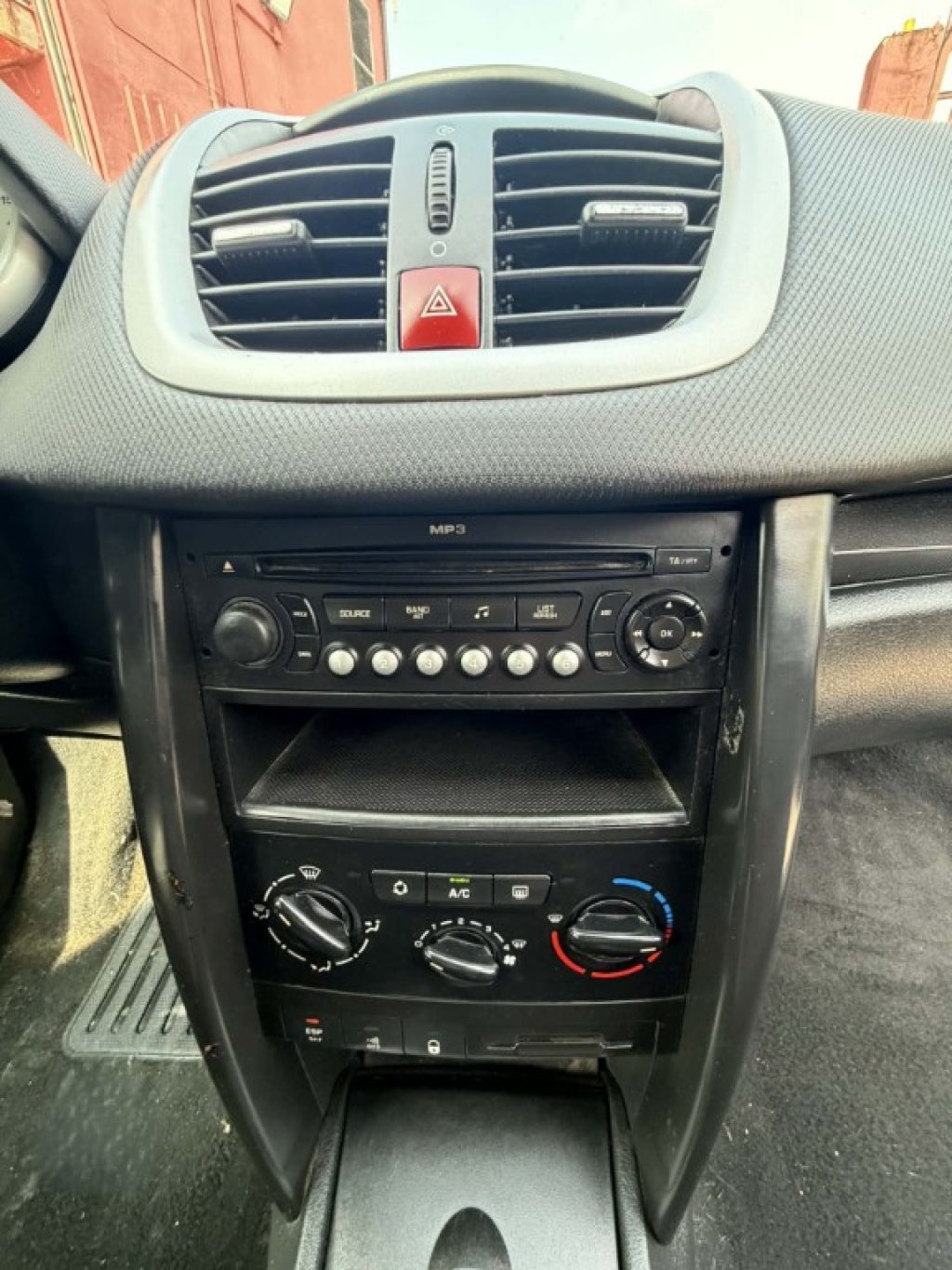 PEUGEOT 207 1.4 HDi 70CV 5 PORTE - 8