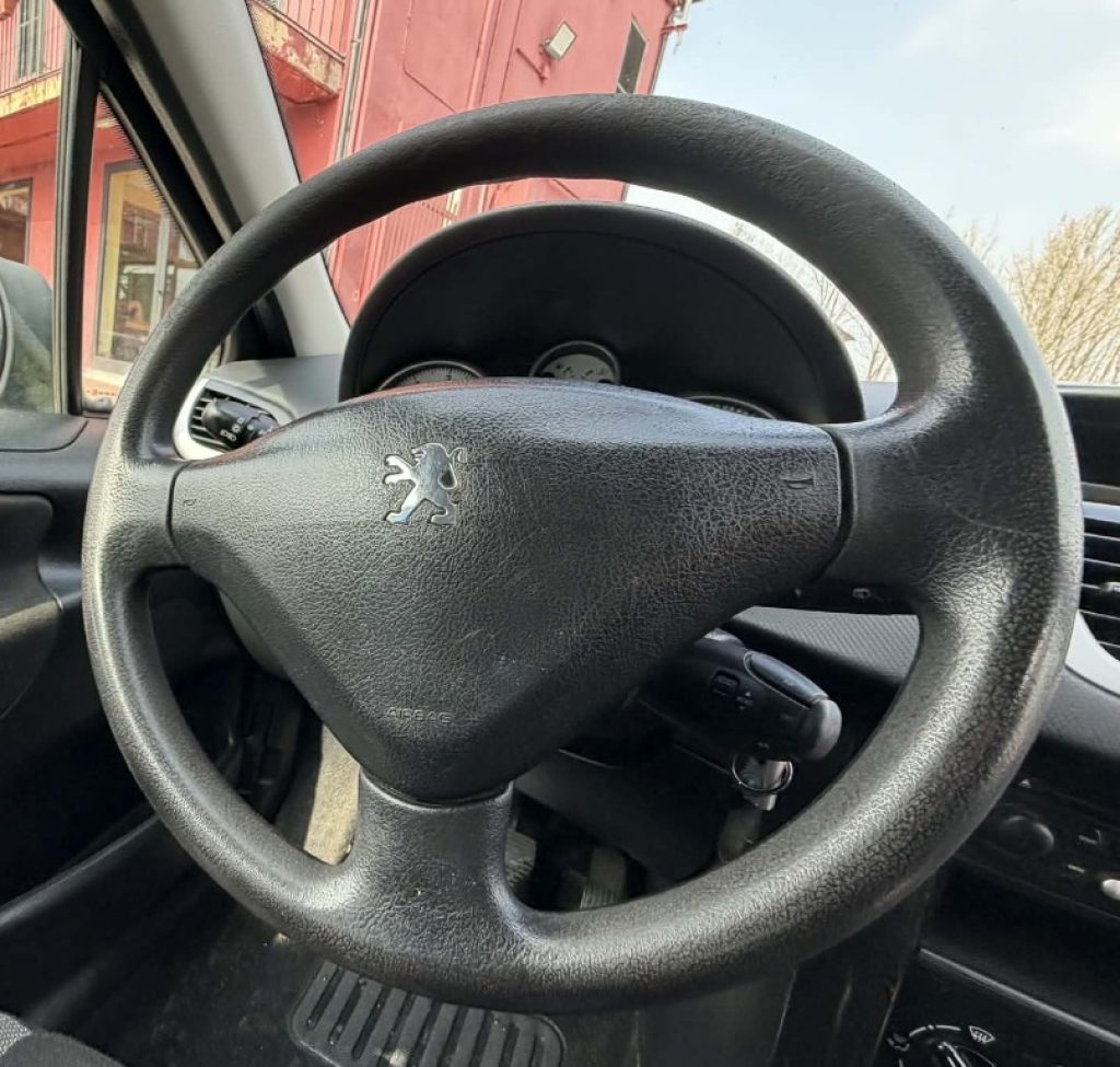 PEUGEOT 207 1.4 HDi 70CV 5 PORTE - 7