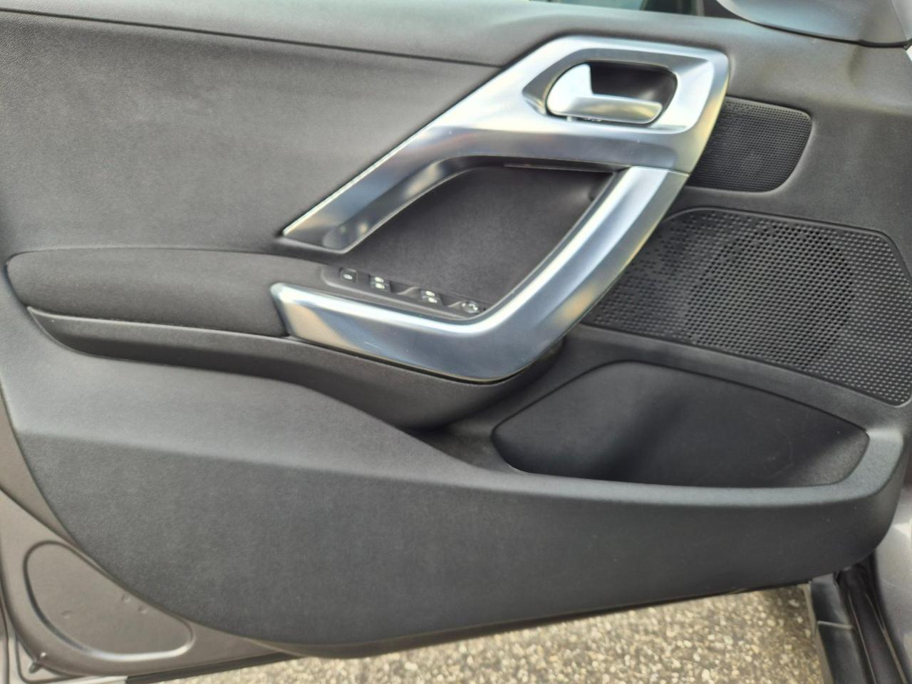 PEUGEOT 2008 1° serie BlueHDi 100 S&S Allure - 11