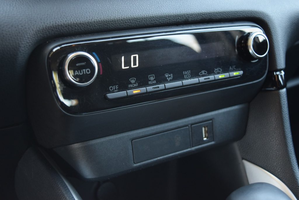 TOYOTA Yaris 1.5 Hybrid 5 porte Business 93CV - 7