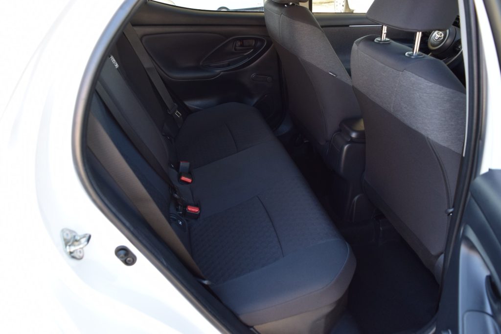 TOYOTA Yaris 1.5 Hybrid 5 porte Business 93CV - 24