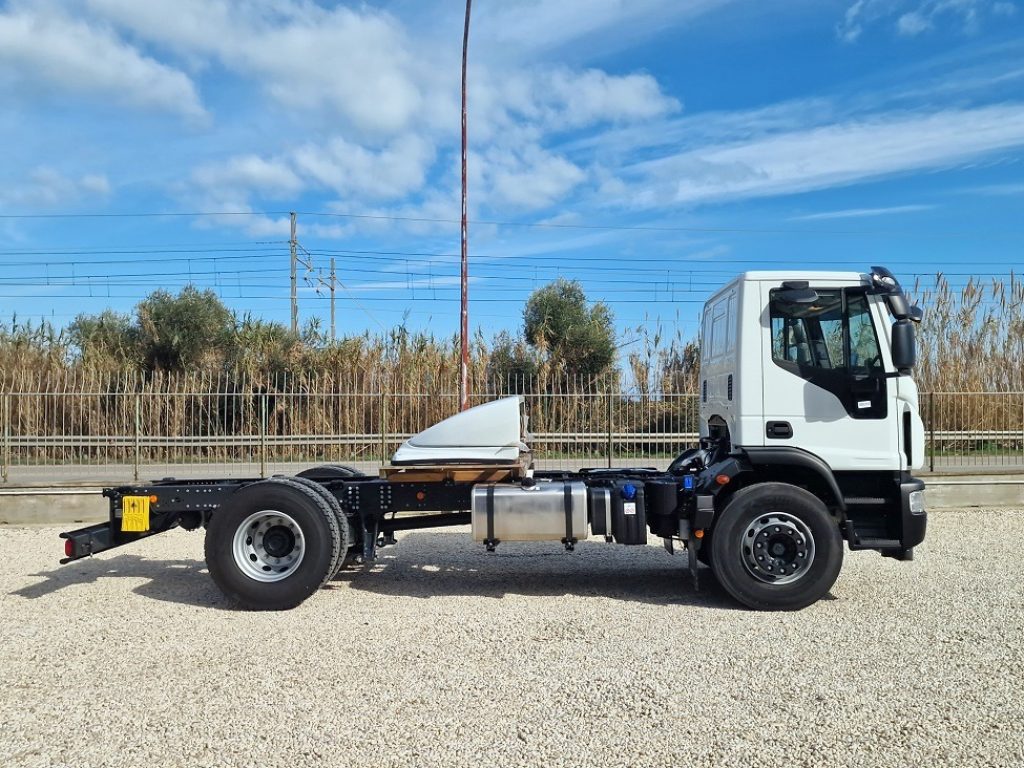 IVECO EUROCARGO 180E32 P EURO 6 NUOVO PNEUMATICO - 5