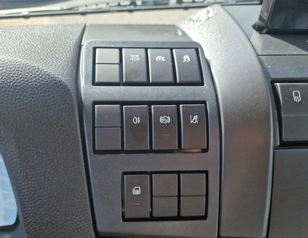 IVECO EUROCARGO 180E32 P EURO 6 NUOVO PNEUMATICO - 14