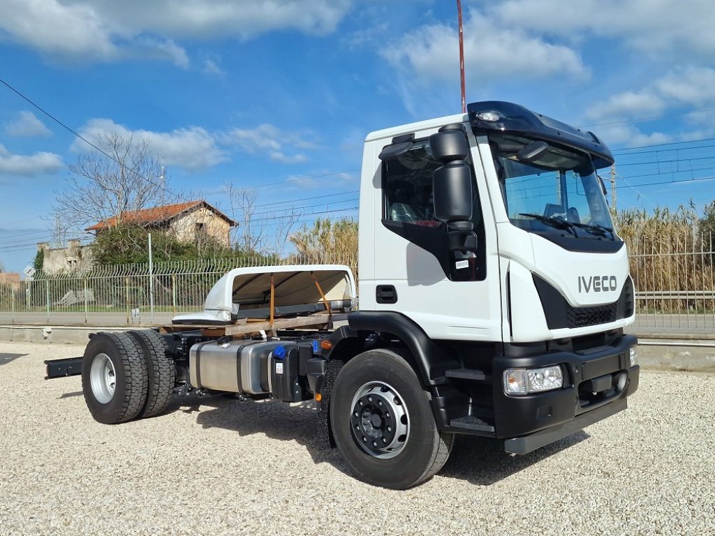 IVECO EUROCARGO 180E32 P EURO 6 NUOVO PNEUMATICO - 20
