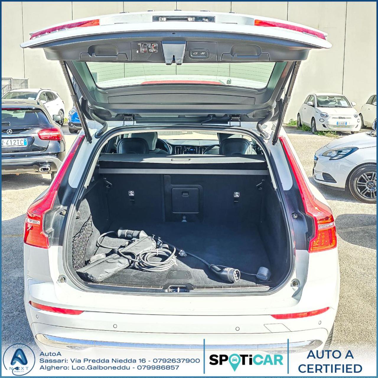 VOLVO XC60 T6 Recharge Plug-in Hybrid AWD Inscription Express - 11