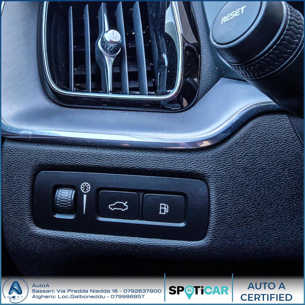 VOLVO XC60 T6 Recharge Plug-in Hybrid AWD Inscription Express - 27