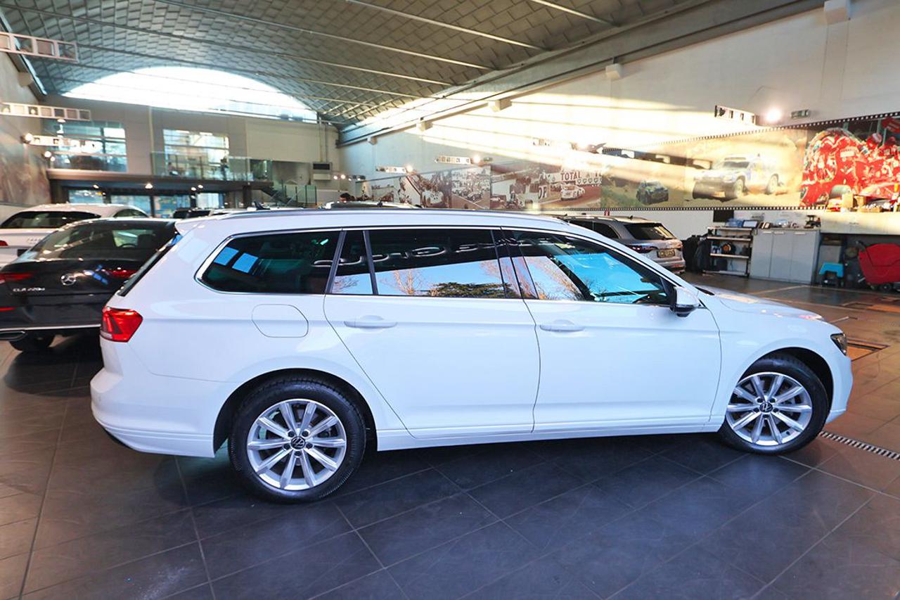 VOLKSWAGEN Passat Variant 2.0 TDI SCR EVO DSG Business - 2